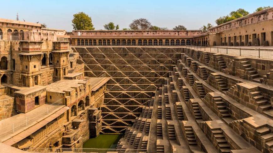 abhaneri-stepwell-near-jaipur